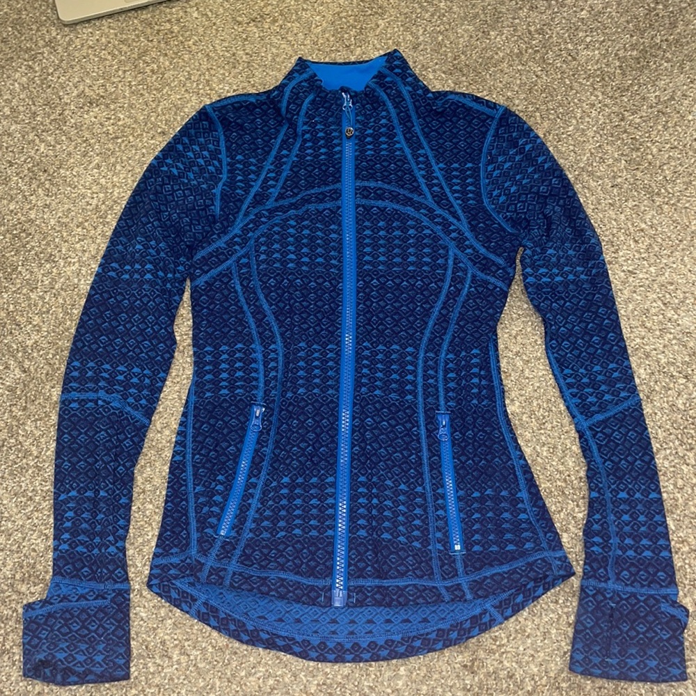 Lululemon On the Move Blue Patterned Jacket